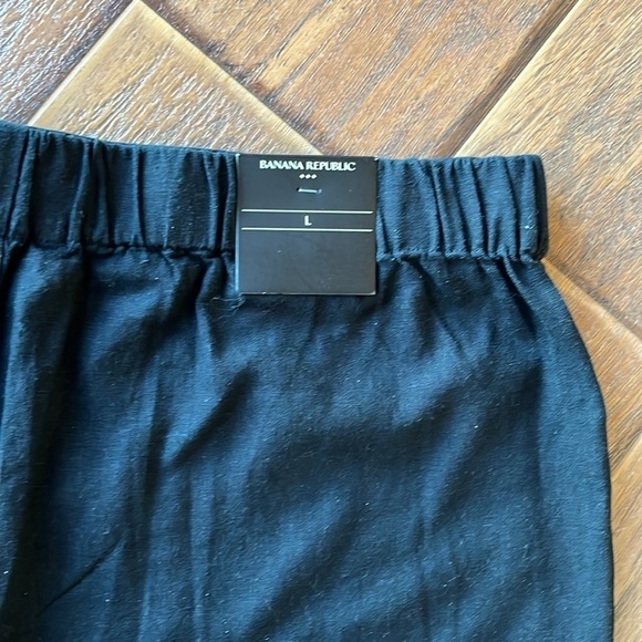NEW Banana Republic Shorts - Size Large - Picture 7 of 8